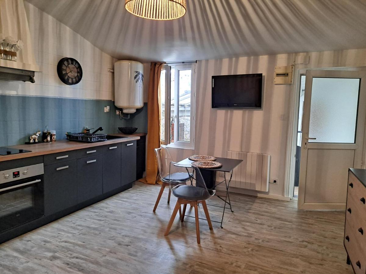 Appartement Studio Renove Et Patio Pour Velo à Rochefort-sur-Mer Extérieur photo