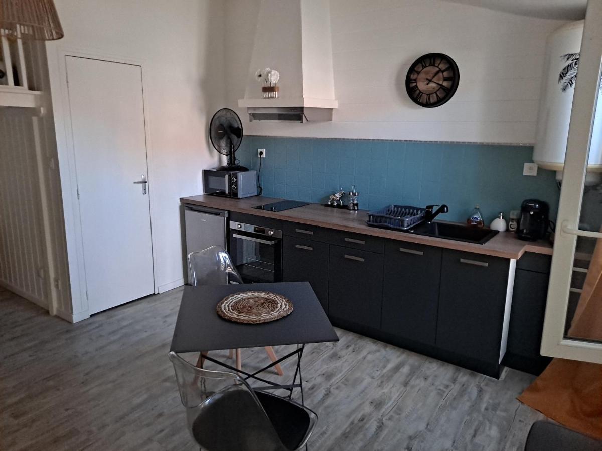 Appartement Studio Renove Et Patio Pour Velo à Rochefort-sur-Mer Extérieur photo