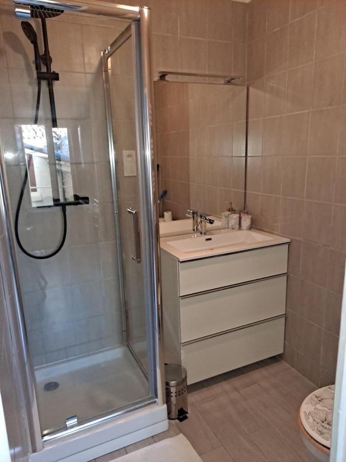 Appartement Studio Renove Et Patio Pour Velo à Rochefort-sur-Mer Extérieur photo